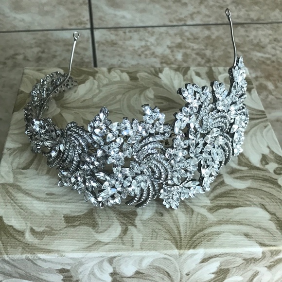 Custom crystal encrusted headpiece wedding - Picture 6 of 8